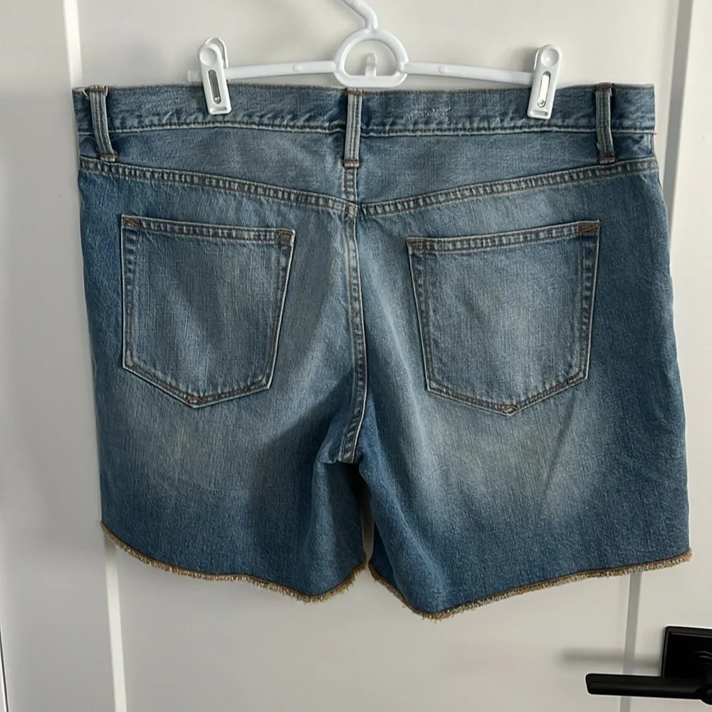 Gap Sexy Boyfriend Jean Shorts Size 32 Like New 100% Cotton